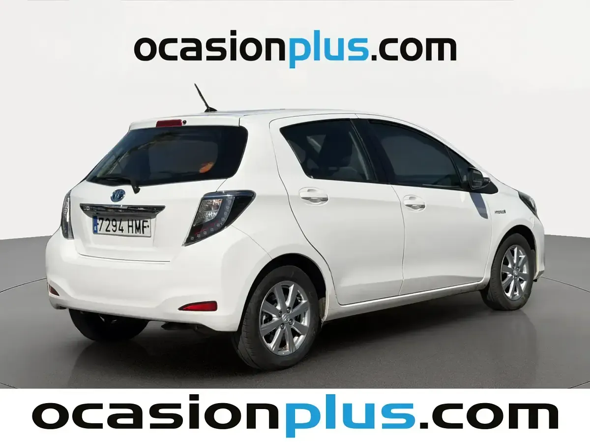 Usado Toyota Yaris Active 100 CV (73 kW) 2012 Blanco Utilitario