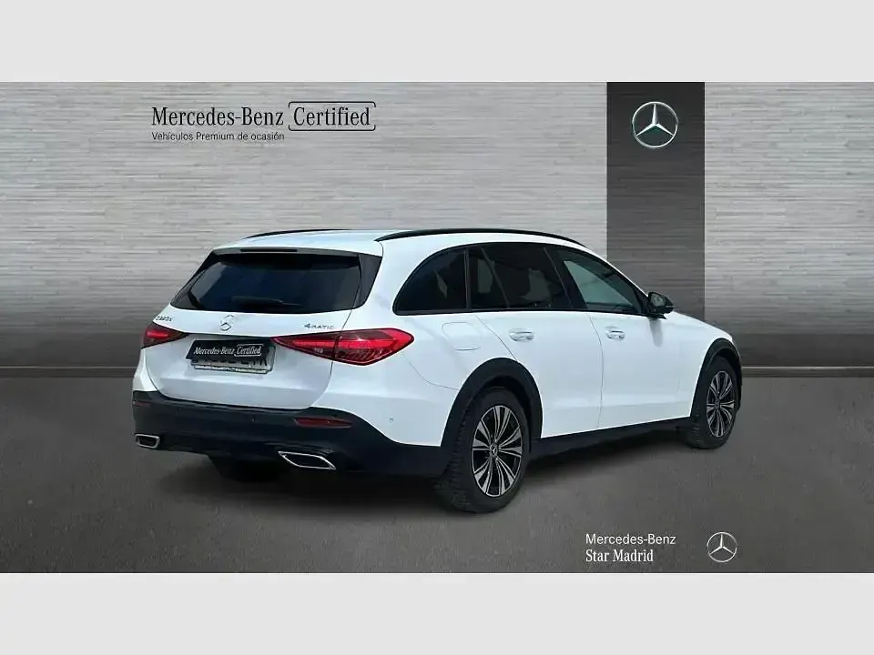Usado Mercedes C220 200 CV (147 kW) 2022 Blanco Familiar