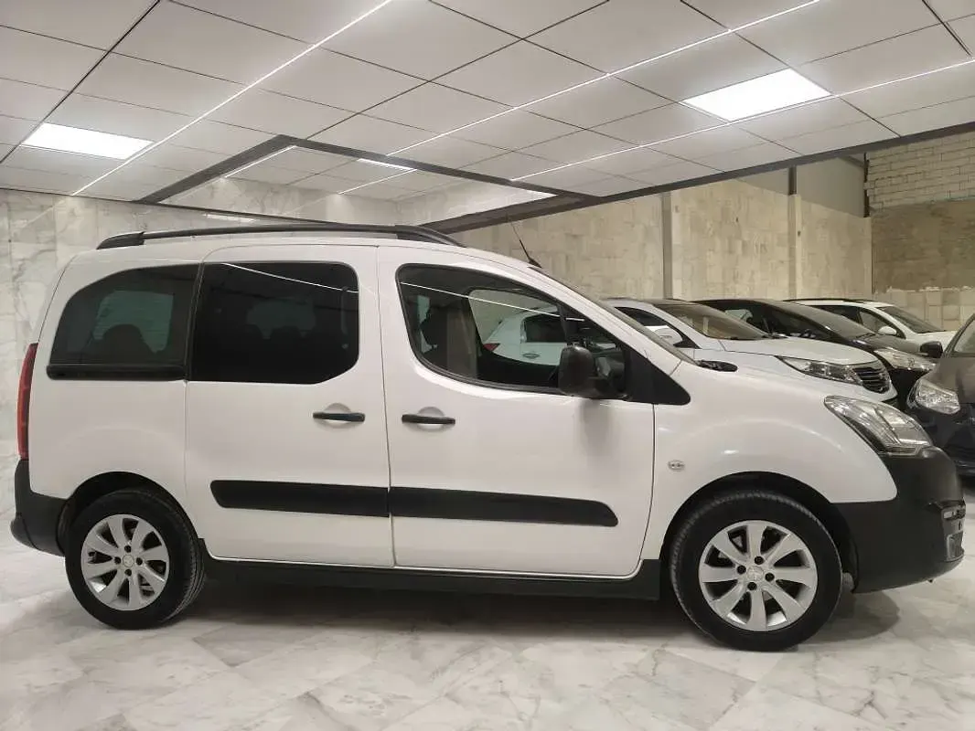 Usado Peugeot TePee 99 CV (72 kW) 2017 Blanco Van