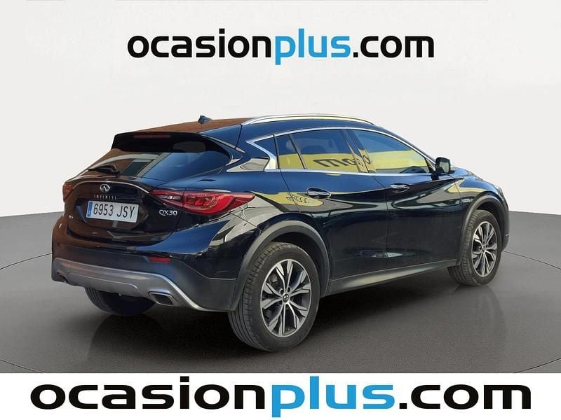 Usado Infiniti QX30 Premium 170 CV (125 kW) 2016 Negro SUV