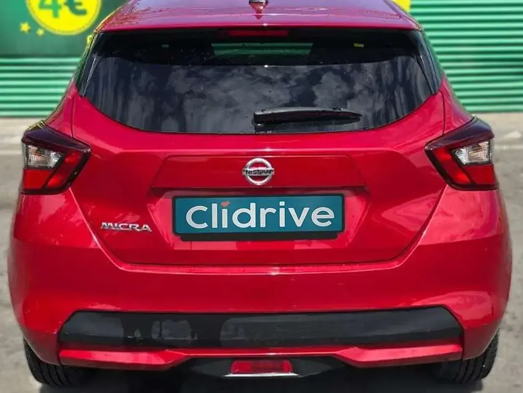 Usado Nissan Micra Acenta 90 CV (66 kW) 2017 Rojo Utilitario