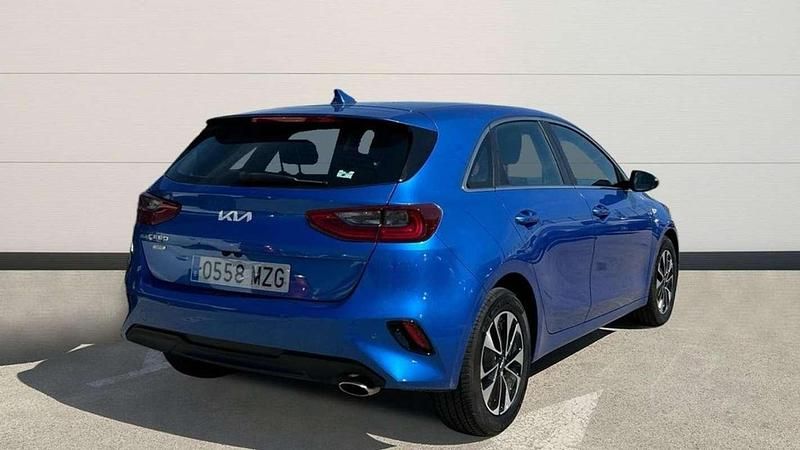 Usado Kia Ceed 101 CV (74 kW) 2025 Azul Utilitario