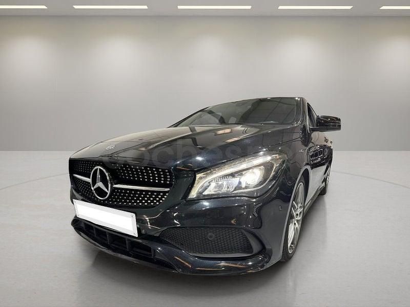 Usado Mercedes CLA200 Shooting Brake 136 CV (100 kW) 2018 Negro Familiar