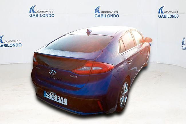 Usado Hyundai Ioniq 141 CV (103 kW) 2019 Azul Utilitario