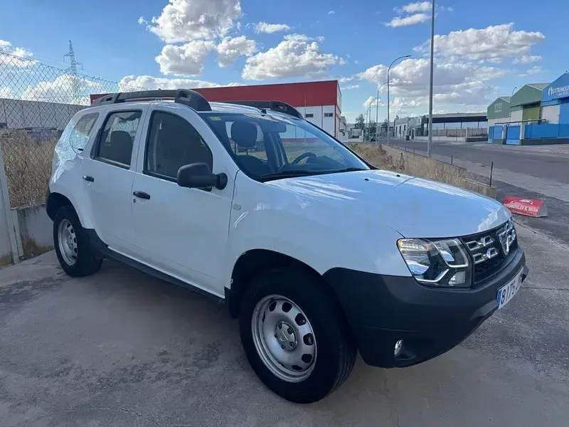 Usado Dacia Duster Ambiance 109 CV (80 kW) 2016 Blanco SUV