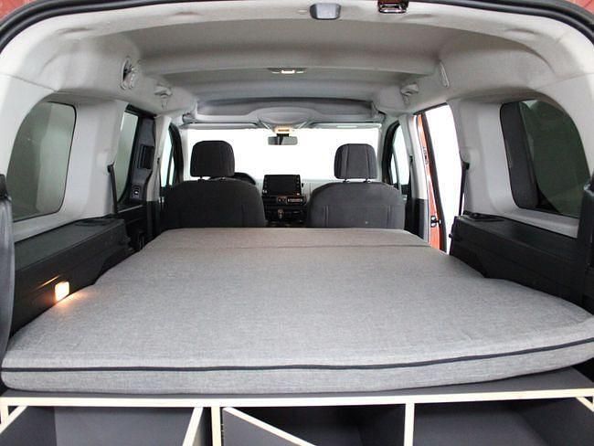 Usado Peugeot Rifter Allure 130 CV (95 kW) 2020 Marrón Monovolumen