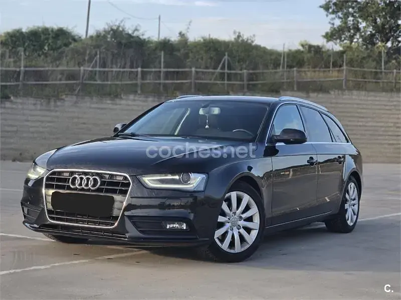 Usado Audi A4 S-Line 170 CV (125 kW) 2013 Negro Familiar