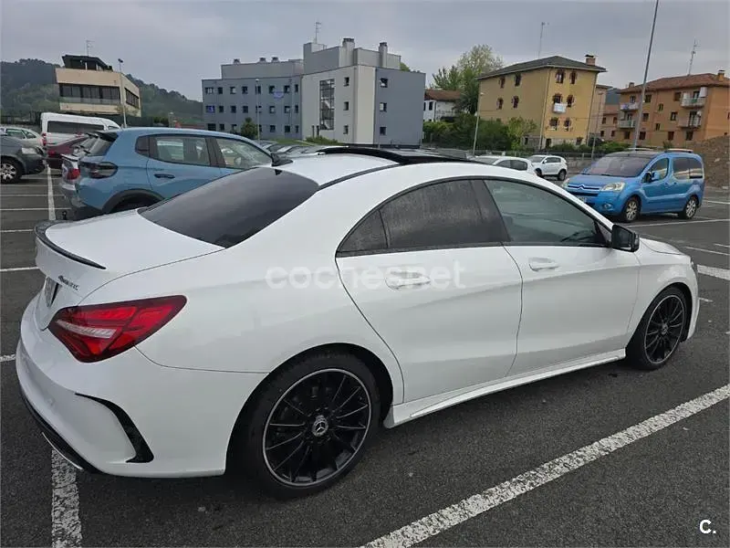 Usado Mercedes CLA220 177 CV (130 kW) 2019 Blanco Berlina