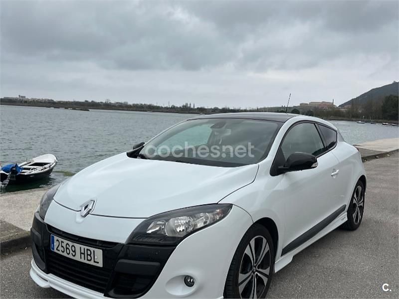 Usado Renault Mégane Dynamique 110 CV (80 kW) 2011 Blanco Berlina