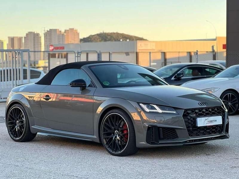 Usado Audi TT S-Line 321 CV (236 kW) 2023 Verde Descapotable