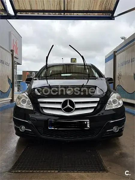Begagnad Mercedes B180 109 HK (80 kW) 2010 Svart Minibuss