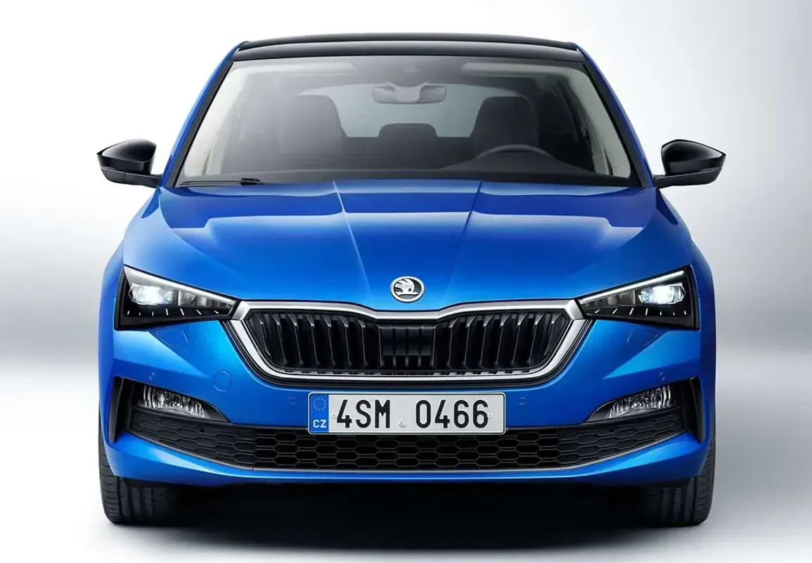 Usado Skoda Scala Selection 116 CV (85 kW) 2024 Azul Utilitario
