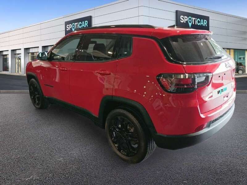 Usado Jeep Compass Night Eagle 131 CV (96 kW) 2023 Rojo SUV