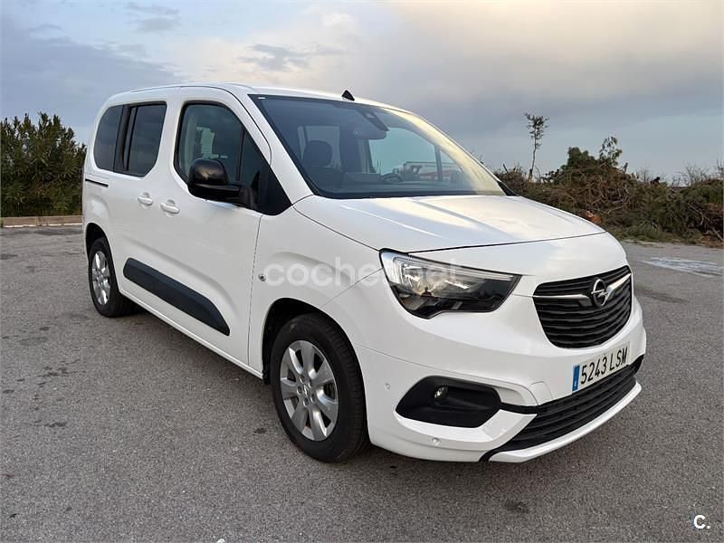 Usado Opel Combo Life Elegance 102 CV (75 kW) 2021 Blanco Monovolumen