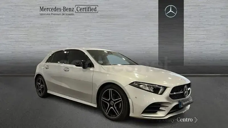 Usado Mercedes A180 116 CV (85 kW) 2022 Gris / plata Berlina