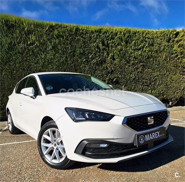 Usado Seat Leon Style 110 CV (80 kW) 2024 Blanco Berlina
