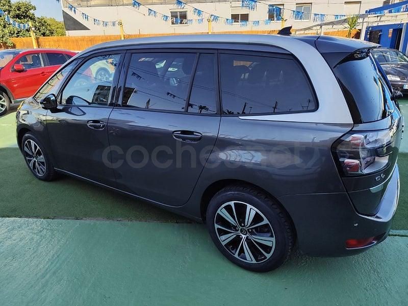 Usado Citroën C4 SpaceTourer Shine 130 CV (95 kW) 2022 Gris / plata Monovolumen