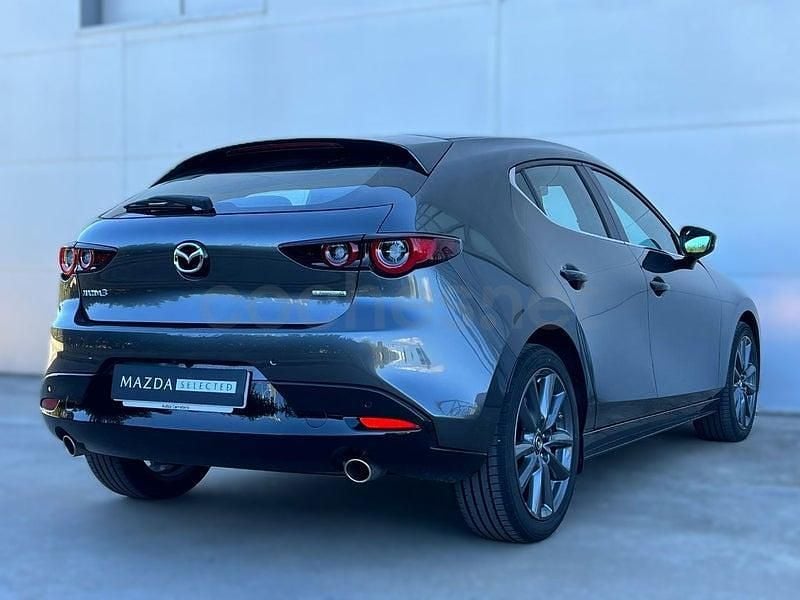 Usado Mazda 3 Center-Line 140 CV (102 kW) 2025 Gris / plata Berlina