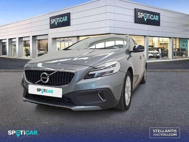 Gris Usado 2019 Volvo V40 R-Design Momentum Utilitario | 16.250 € - Imagen 1/4