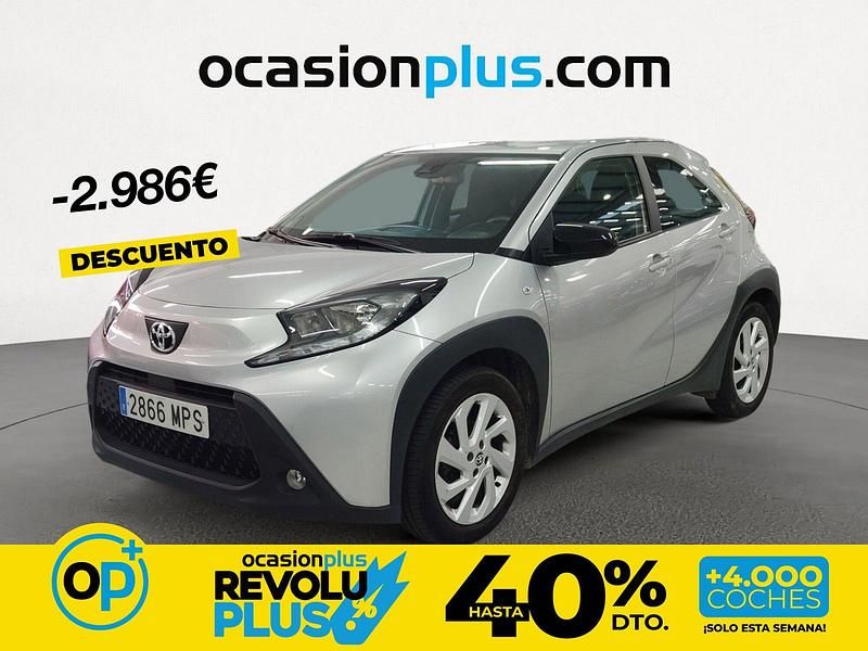 Usado Toyota Aygo X Play 72 CV (52 kW) 2024 Gris SUV