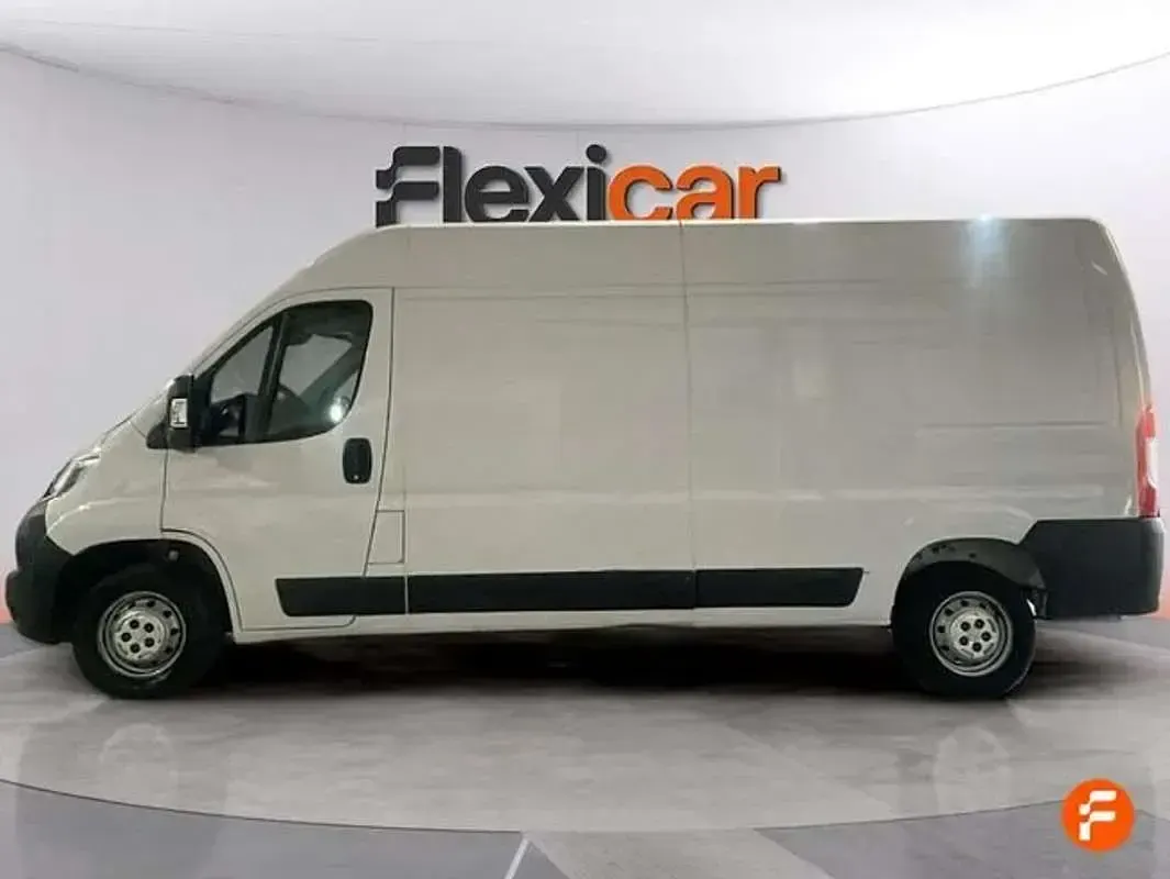 Usado Citroën Jumper 140 CV (102 kW) 2022 Blanco Monovolumen