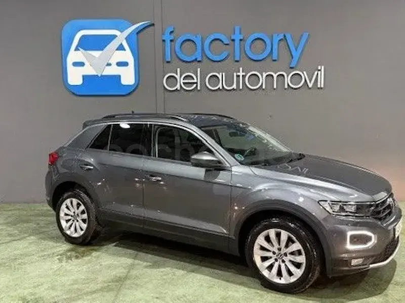 Usado VW T-Roc Advance 115 CV (84 kW) 2021 Gris / plata SUV