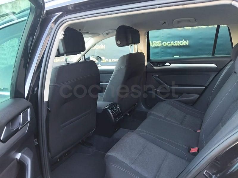 Usado VW Passat Advance 150 CV (110 kW) 2015 Negro Familiar