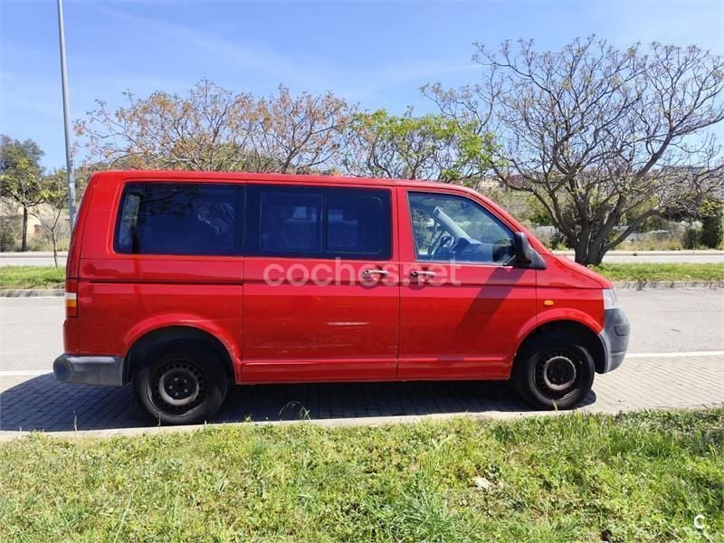 Rojo Usado 2007 VW Caravelle Trendline Monovolumen | 15.300 € (Un poco caro) - Imagen 1/4