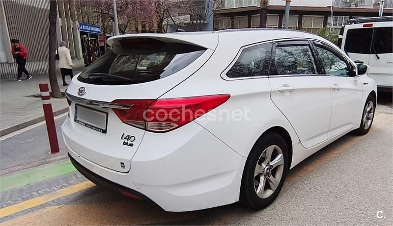 Usado Hyundai i40 115 CV (84 kW) 2012 Blanco Familiar