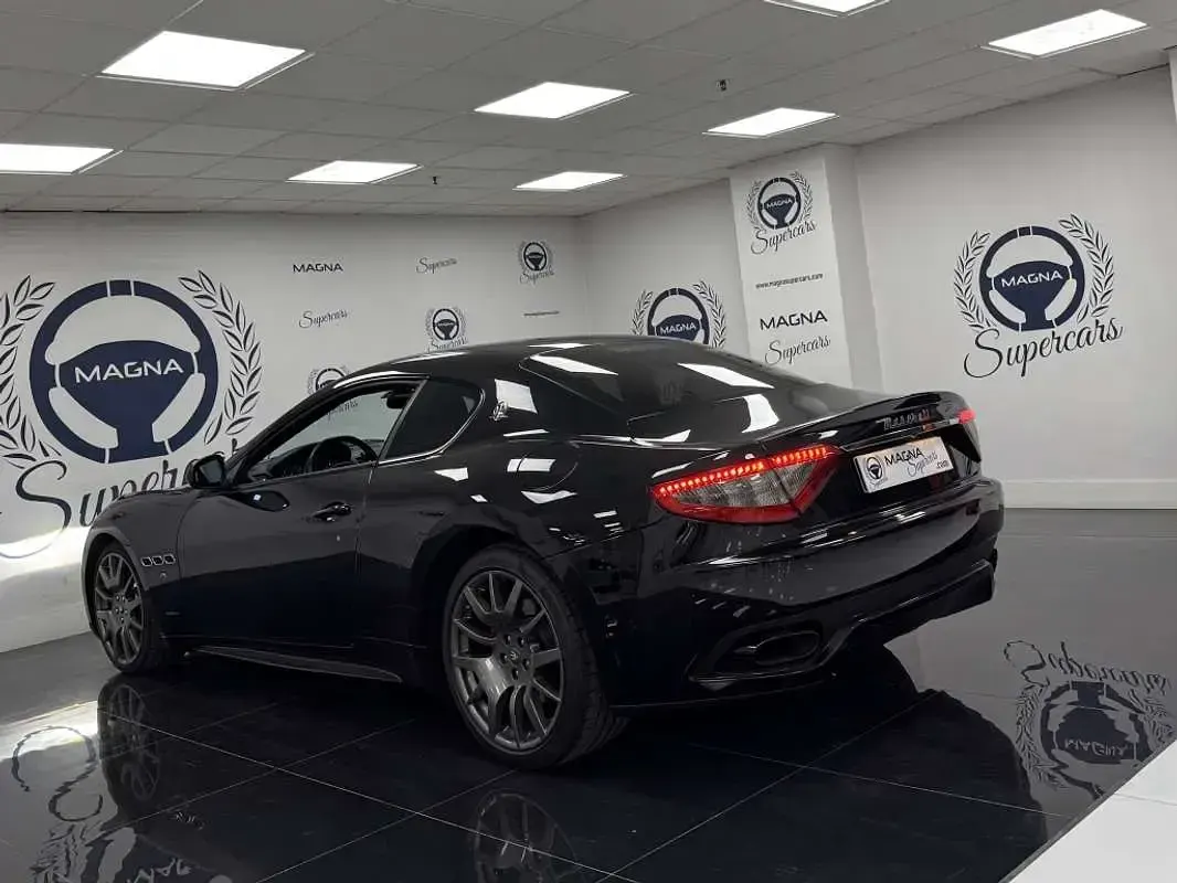 Usado Maserati Granturismo 460 CV (338 kW) 2014 Negro Coupe