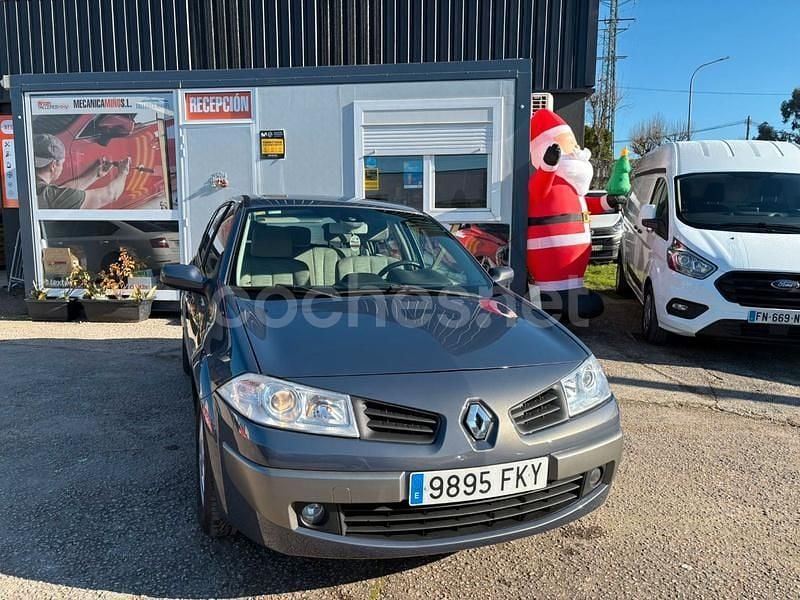 Gris / plata Usado 2007 Renault Mégane II Expression Berlina | 3350 € (Precio justo) - Imagen 1/4