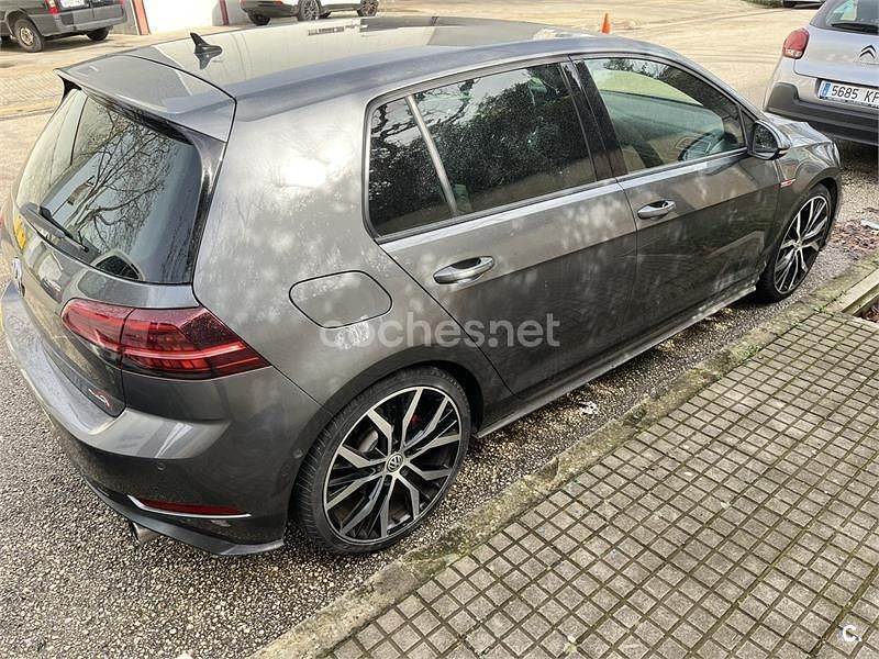 Usado VW Golf VII GTI 230 CV (169 kW) 2018 Gris / plata Berlina