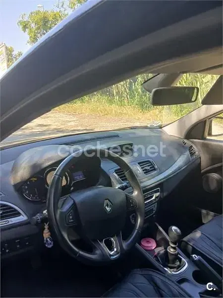 Usado Renault Mégane LIMITED 110 CV (80 kW) 2014 Negro Berlina