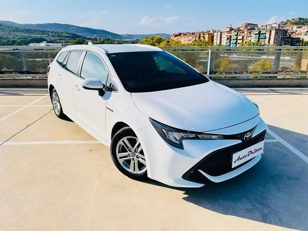 Usado Toyota Corolla Business Edition 122 CV (89 kW) 2021 Blanco Familiar