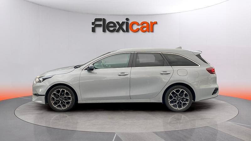 Usado Kia Ceed 100 CV (73 kW) 2025 Beige Utilitario