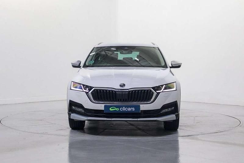 Usado Skoda Octavia 150 CV (110 kW) 2023 Blanco Familiar