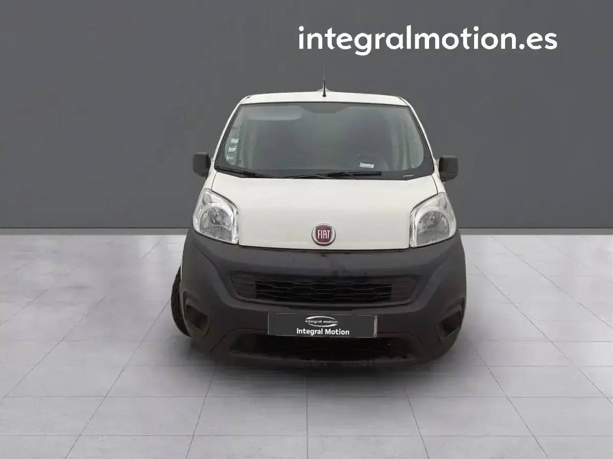 Używany Fiat Fiorino 80 KM (58 kW) 2021 Biały Minivan