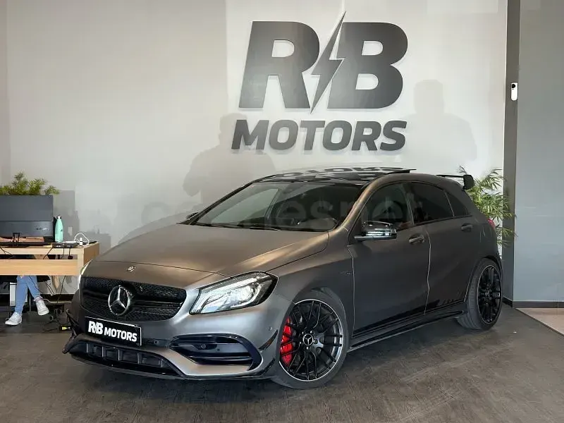 Usado Mercedes A45 AMG 381 CV (280 kW) 2016 Gris / plata Utilitario