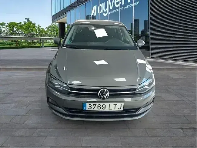 Usado VW Polo Advance 95 CV (69 kW) 2021 Gris Utilitario