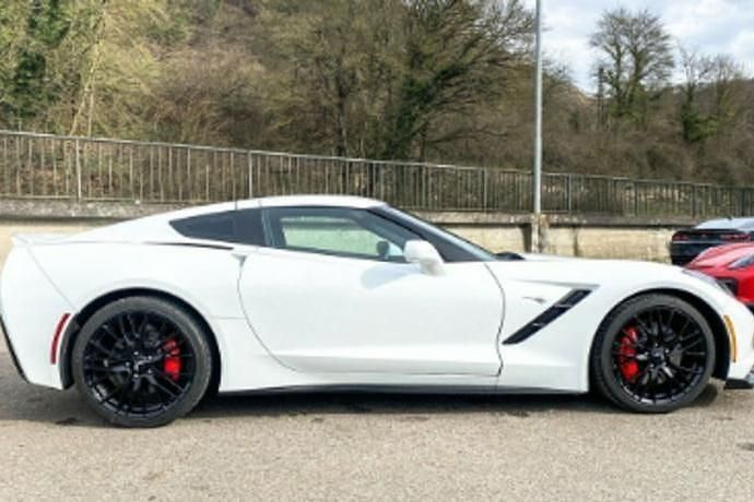 Usado Chevrolet Corvette C7 466 CV (342 kW) 2019 Blanco metalizado Utilitario