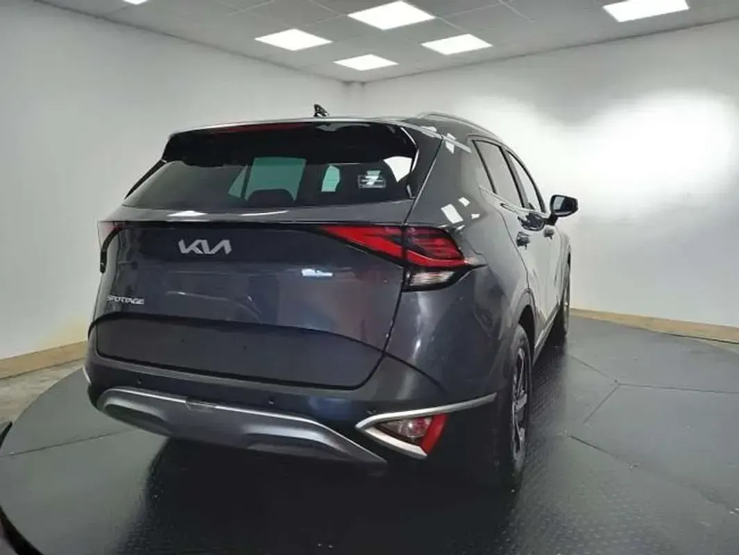 Usado Kia Sportage Plus 116 CV (85 kW) 2022 Gris SUV