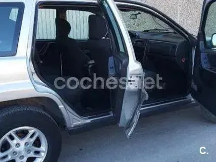 Usado Jeep Grand Cherokee Laredo 163 CV (119 kW) 2005 Gris / plata SUV