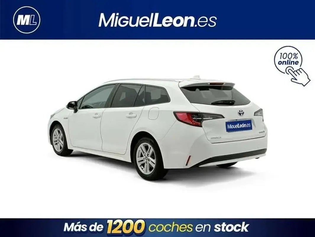 Usado Toyota Corolla Active 122 CV (89 kW) 2022 Blanco Familiar