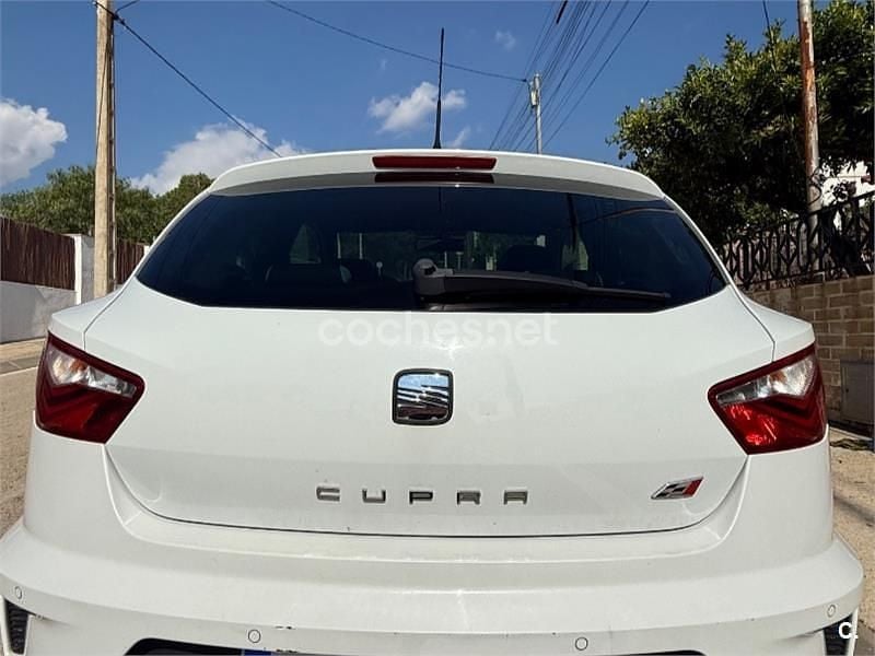 Usado Cupra Ibiza 180 CV (132 kW) 2013 Blanco Berlina