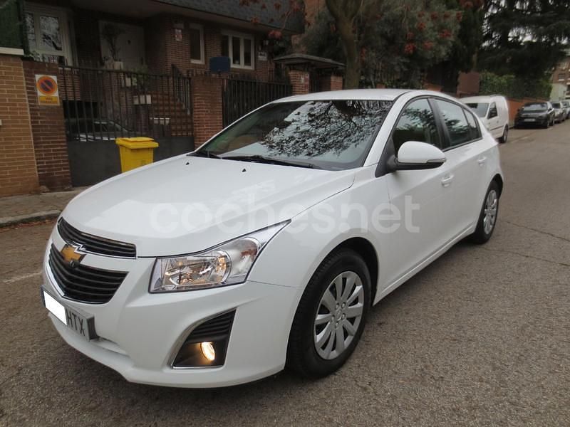 Blanco Usado 2014 Chevrolet Cruze LT Berlina | 6990 € (Precio justo) - Imagen 1/4