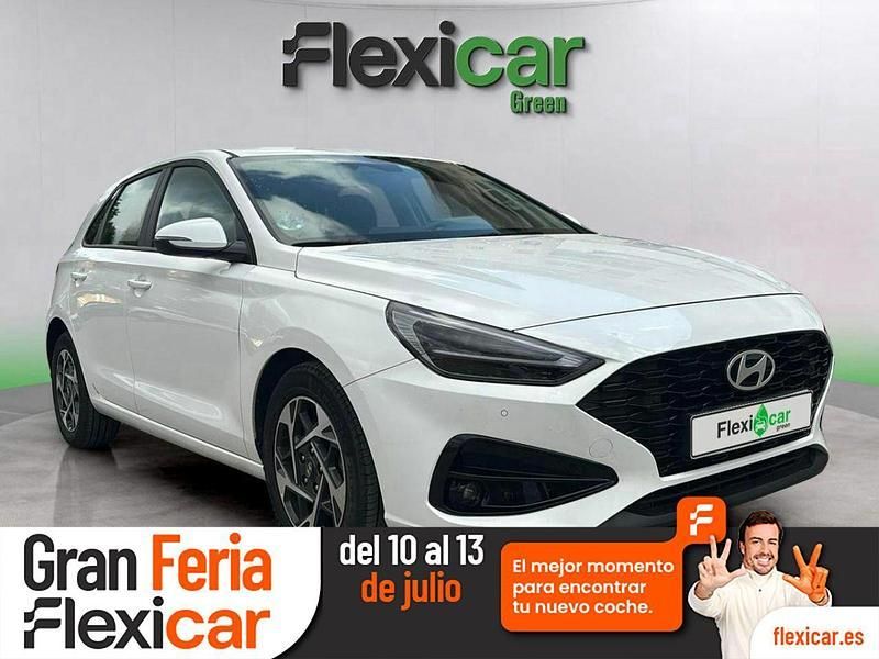 Blanco Usado 2024 Hyundai i30 Utilitario | 21.990 € (Caro) - Imagen 1/4