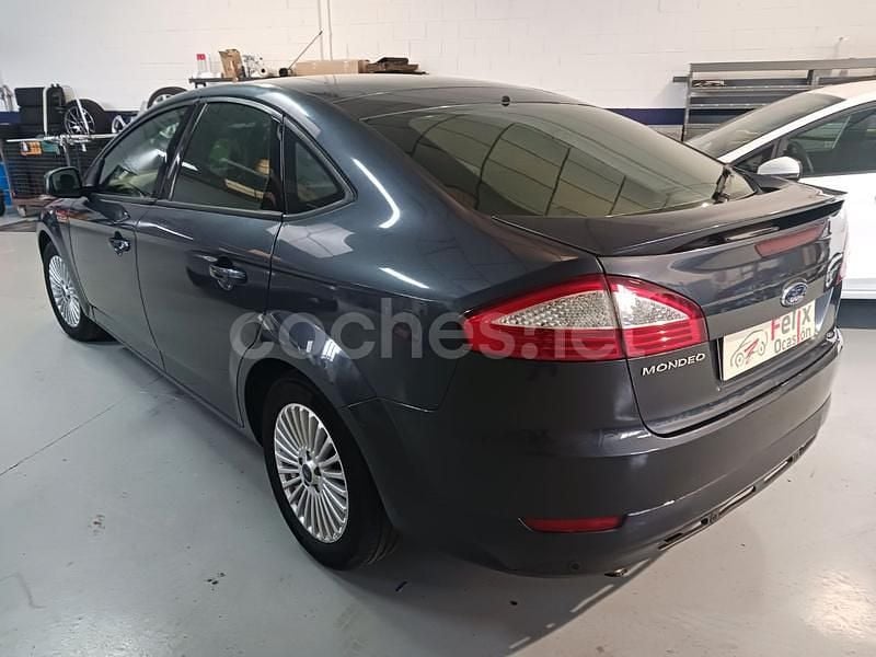 Usado Ford Mondeo 125 CV (91 kW) 2010 Negro Berlina