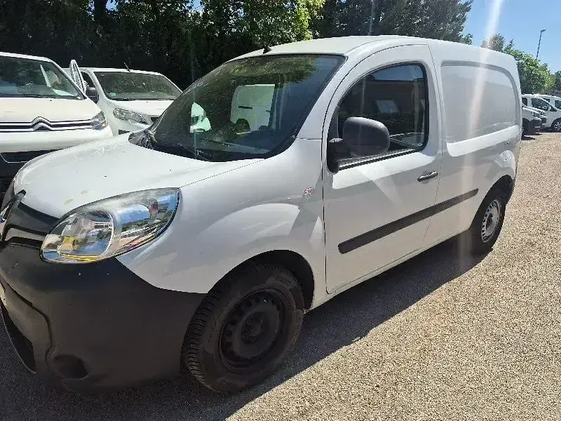 Usado Renault Kangoo 80 CV (58 kW) 2021 Blanco Monovolumen