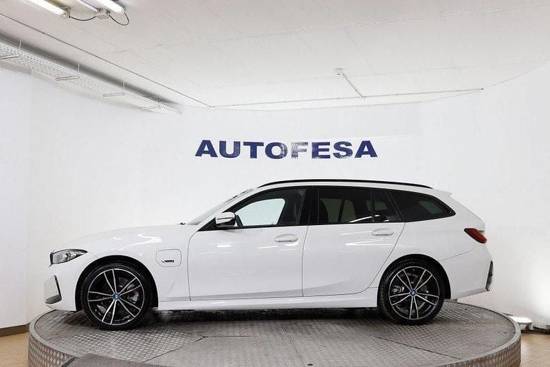 Usado BMW 320e M Sport 204 CV (150 kW) 2023 Blanco Familiar