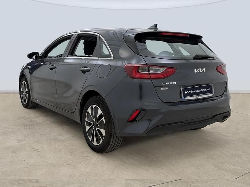 Usado Kia Ceed 140 CV (102 kW) 2025 Gris Utilitario
